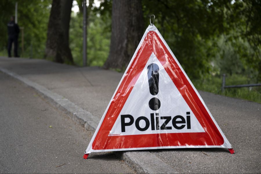 Tipps in solchen Fällen: Anzeige bei der Polizei erstatten, an die richtige Abteilung der Bank wenden und hartnäckig bleiben. (Symbolbild)