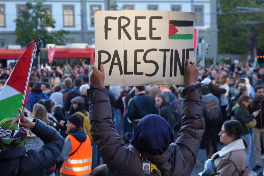 Viele der Zehntausenden Schreiben sind identisch und Teil einer Protest-Aktion.