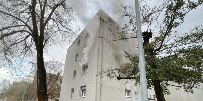 Brand in Mehrfamilienhaus