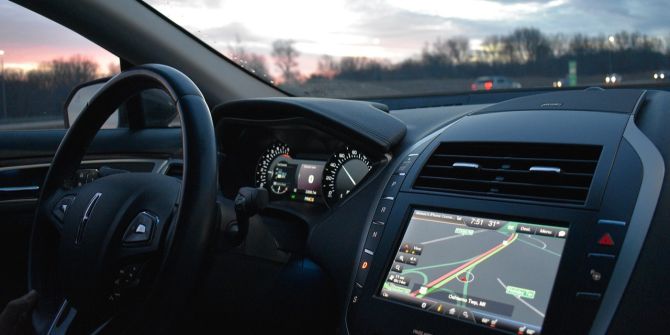 Ein Navigationssystem im Auto