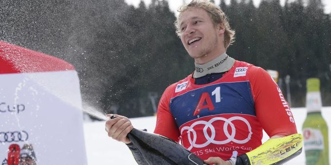 Marco Odermatt nach seinem Sieg im bulgarischen Bansko. Marco Odermatt