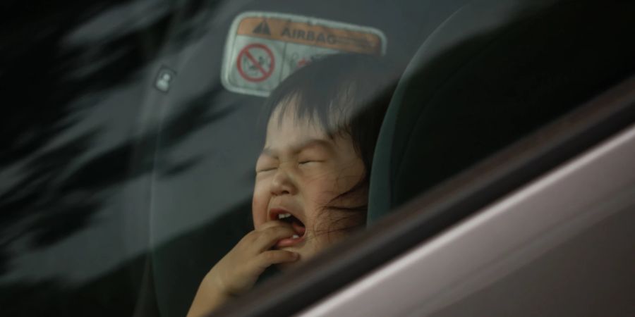 Ein Kind in einem warmen Auto ist immer ein Notfall.
