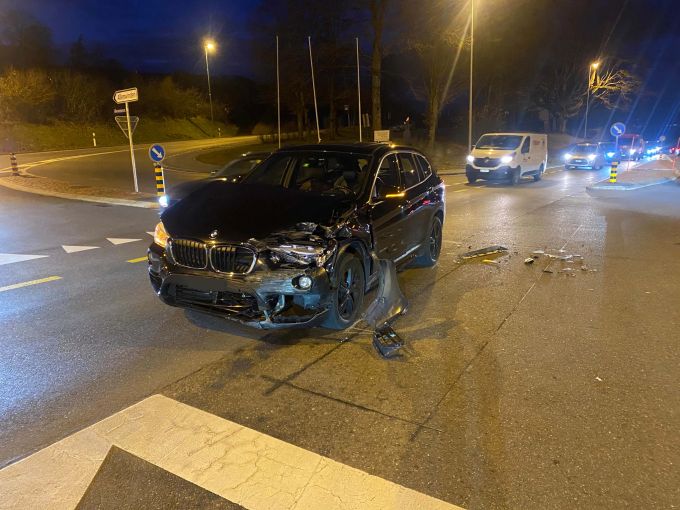 An den Autos entstand ein Totalschaden. Totalschaden an Auto