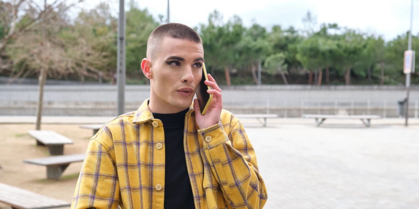 Einfache Tipps für Neulinge: So gelingt Make-up für Männer | Nau Beauty