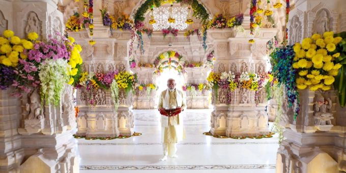 Indiens Premier Modi Weiht Umstrittenen Tempel Ein