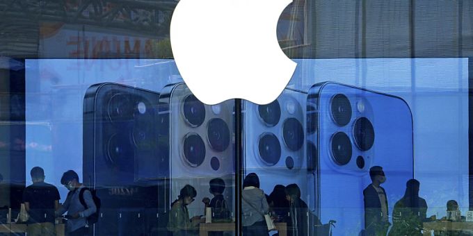 Apple schützt seinen Chatdienst iMessage gegen künftige Angriffe mit Quantencomputern, die heutige Verschlüsselungstechniken aushebeln könnten. (Archivbild) Applestore