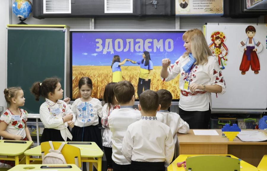 Damit wolle sie «den Verstand der ukrainischen Kinder retten». (Symbolbild)