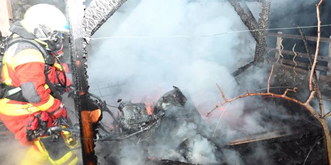 Buchs SG: Geräteschuppen in Vollbrand. Buchs SG
