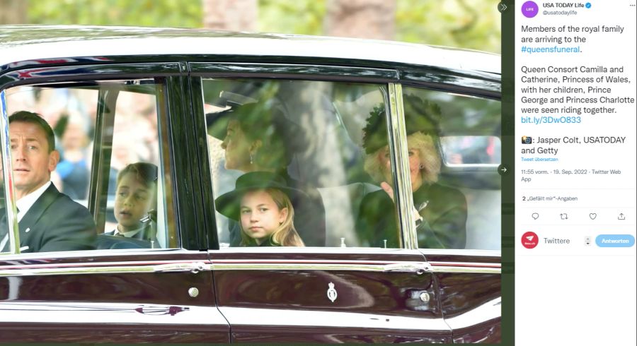 George und Charlotte auf dem Weg zur Westminster Abbey.