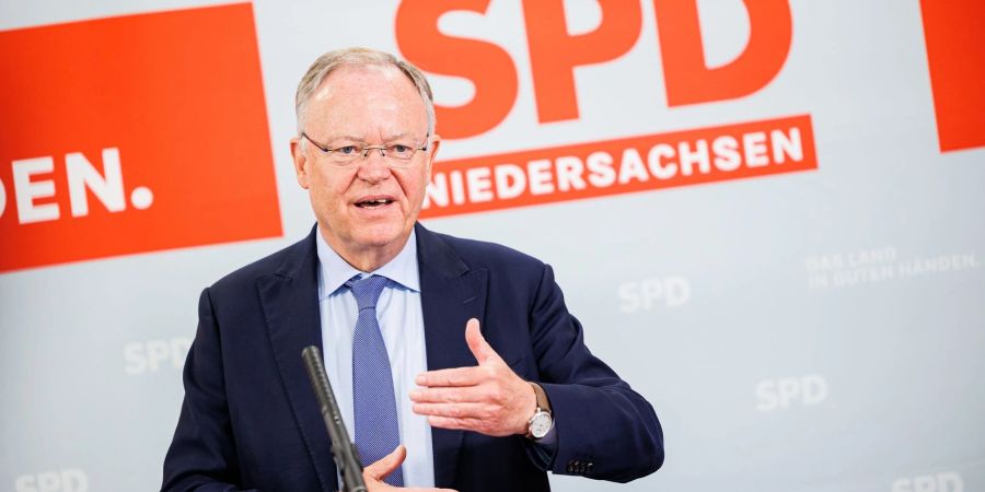 SPD-Spitzenkandidat Stephan Weil bei einer Pressekonferenz in Hannover.