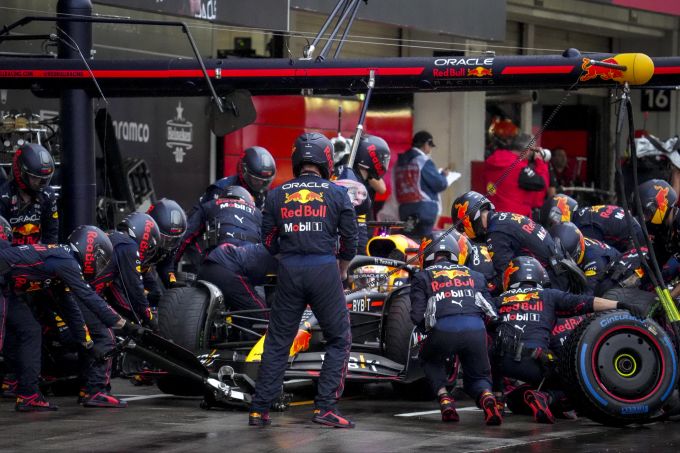 Red Bull hat die Budget-Grenze in der Formel 1 überschritten. Formel 1 Red Bull