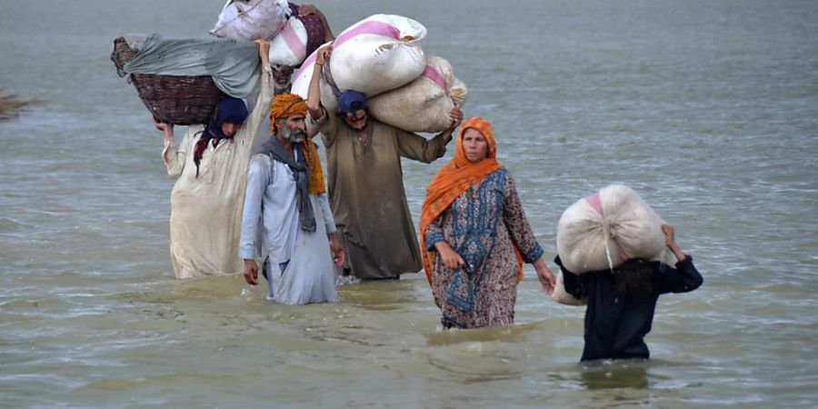 Ein Drittel der Landfläche Pakistans steht noch immer unter Wasser. (Archivbild)