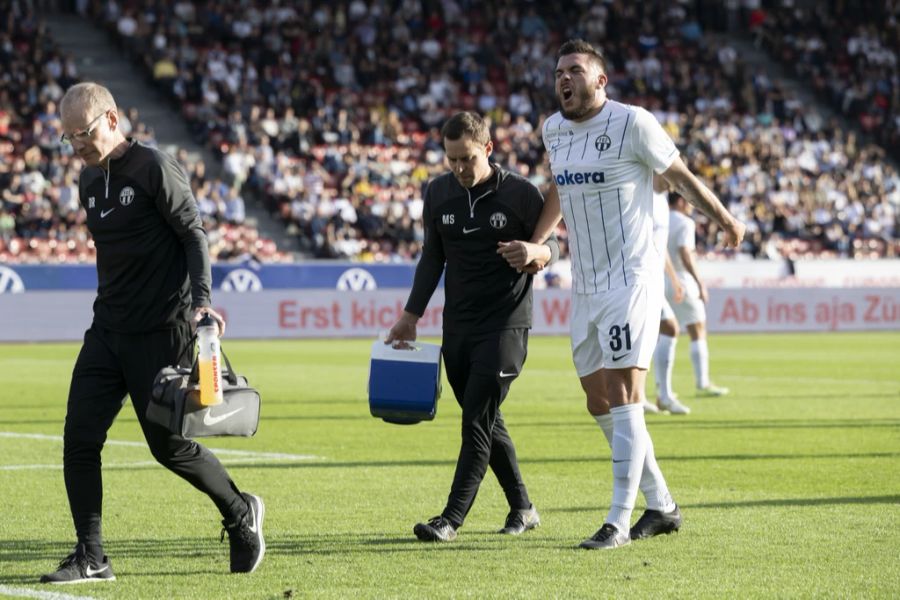 Verteidiger Mirlind Kryeziu (r.) muss beim FC Zürich gegen YB verletzt ausgewechselt werden.