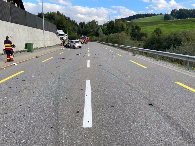 Die betroffene Strasse musste gesperrt Die betroffene Strasse musste gesperrt