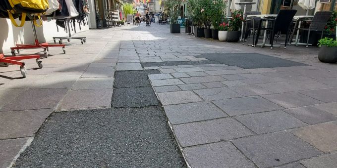 Die Belagsflicken in der Marktgasse werden durch Pflastersteine ersetzt. Die Belagsflicken in der Marktgasse - Rheinfelden