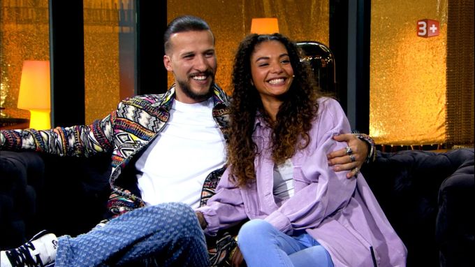 Da strahlten sie noch. Die Bachelorette Yara und Suajb liessen im Finale die Liebesbombe platzen. Yara Buol