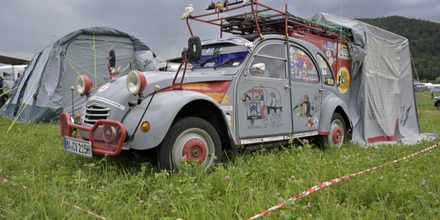 Zahlreiche von ihnen campierten mehrere Tage lang am Ort des Festivals.