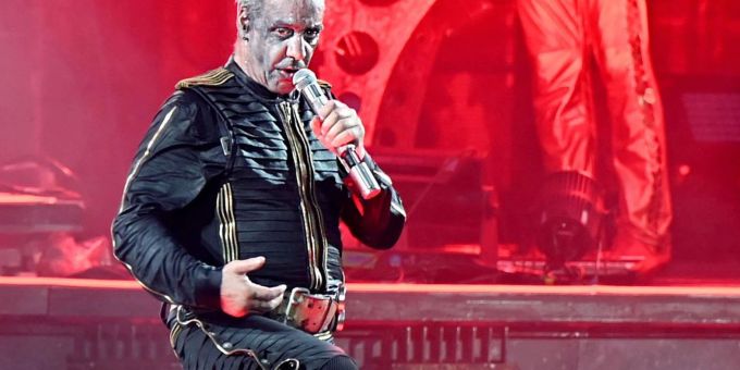 Till Lindemann änderte Songtexte. Rammstein Till Lindemann