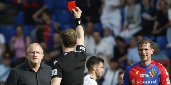 Gegen Genf gesperrt - Referee für FCB-Vogel «menschlich fragwürdig»