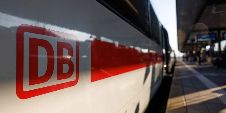 Die Deutsche Bahn meldet derzeit Probleme bei der Fahrplanauskunft.