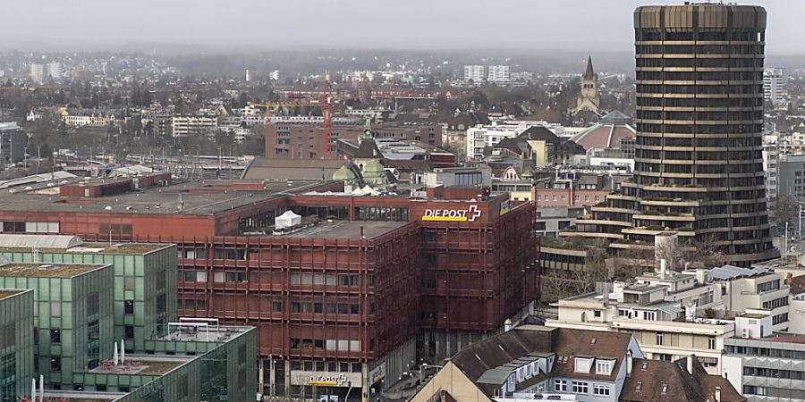 3,2 Milliarden Franken aus Afghanistan sind in der Schweiz auf einem Konto bei der Bank für internationalen Zahlungsausgleich in Basel blockiert (hinten rechts, Archivbild).