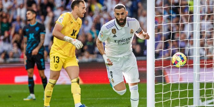 Karim Benzema (rechts) traf beim Sieg von Real Madrid gegen Almeria gleich dreimal. Real Madrid