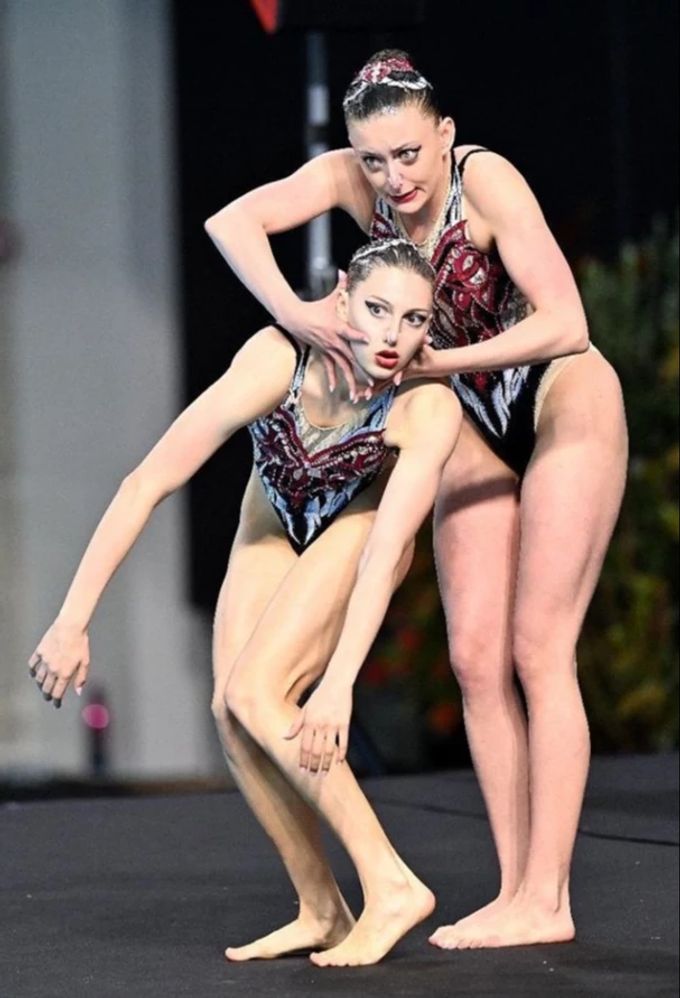 Emma Grosvenor (l.) und Margaux Varesio präsentierten sich bereits in sehr guter Form Schwimmen