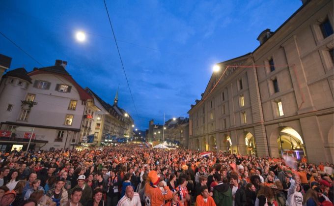 Die Holland-Fans erschienen an der EM 2008 zahlreich in Bern. em