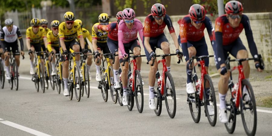 Geraint Thomas kann das Rosa Trikot beim Giro d'Italia verteidigen.