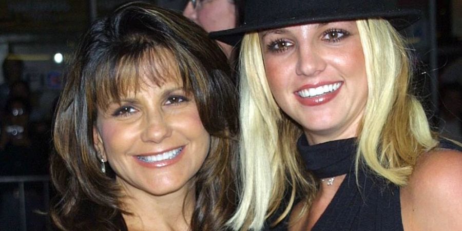 Lynne und Britney Spears 2002 in Hollywood.