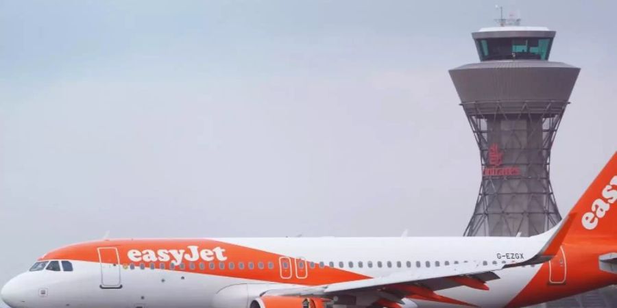 Easyjet warnt vor einer unsichern Zukunft der Luftfahrtbranche in Europa und ruft die Regierungen zu Finanzhilfen auf. Foto: Owen Humphreys/PA Wire/dpa