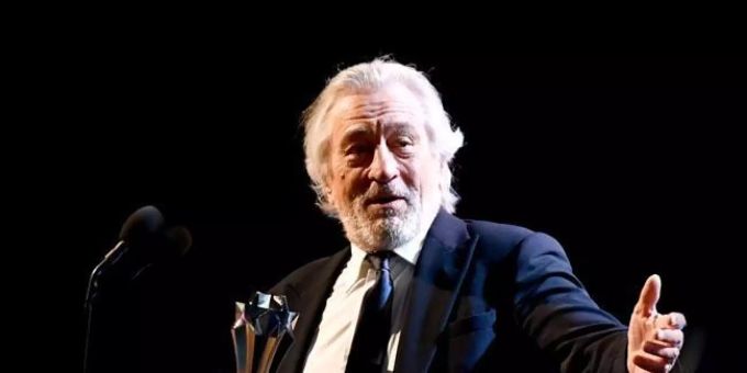 Robert De Niro war letztes Jahr an der berühmten Oscar-Party. Nun wird für einen guten Zweck im Kampf gegen das Coronavirus eine Einladung versteigert. Robert De Niro Coronavirus