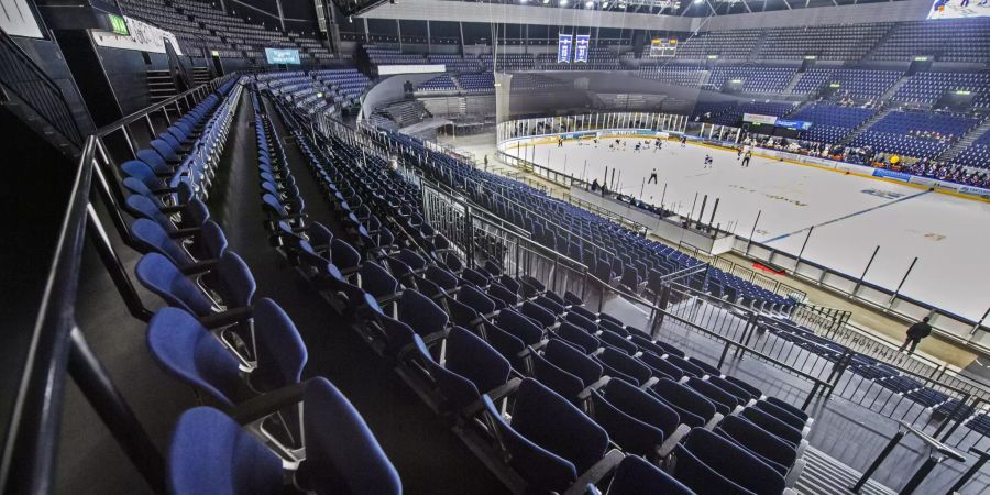 Leere Zuschauerraenge im Zuercher Hallenstadion beim Eishockeyspiel der National League ZSC Lions gegen den EV Zug am Samstag, 29. Februar 2020. Wegen dem Coronavirus findet das Spiel unter Ausschluss der Oeffentlichkeit statt. (KEYSTONE/Walter Bieri)