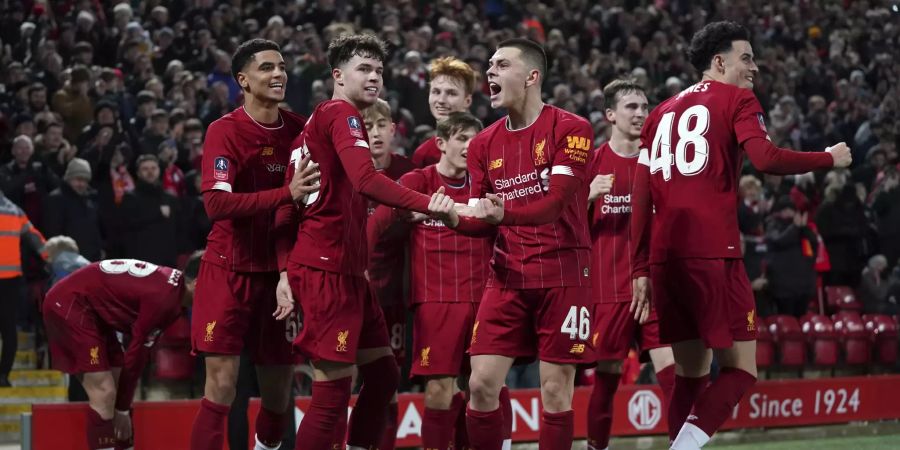 Die Liverpool-Kids setzen sich gegen Shrewbury mit 1:0 durch.