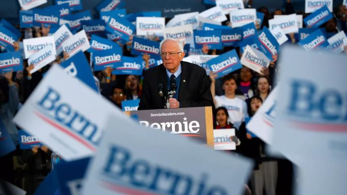Bernie Sanders, ehemaliger US-Vizepräsident und Bewerber um die Präsidentschaftskandidatur der Demokraten, spricht an der University of Michigan. Wahlkampf in den USA