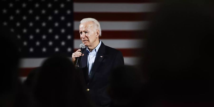 Im Amtsenthebungsverfahren gegen US-Präsident Donald Trump sind die Verteidiger zum Gegenangriff übergegangen und haben den früheren Vizepräsidenten Joe Biden (Bild) wegen seiner Rolle in der Ukraine-Affäre attackiert.