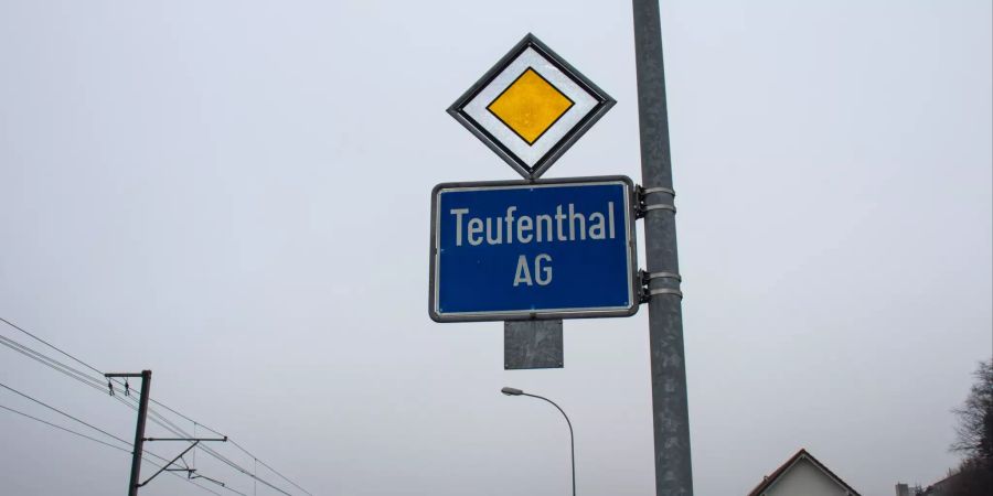 Ortsschild in Teufenthal.