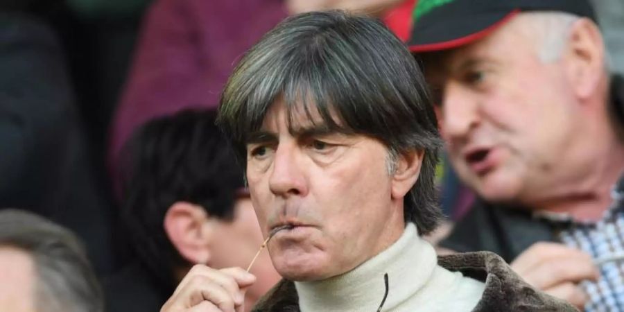 Verfolgte den Freiburger Sieg gegen Hoffenheim live vor Ort: Bundestrainer Joachim Löw. Foto: Patrick Seeger/dpa