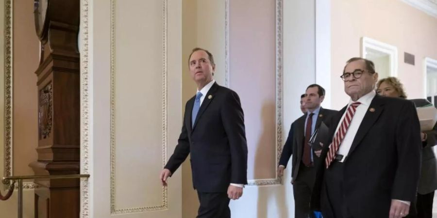 Adam Schiff kommt zur Fortsetzung des Amtsenthebungsverfahrens. Foto: J. Scott Applewhite/AP/dpa