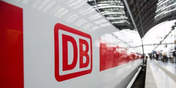 Die Deutsche Bahn ist in der Krise, jetzt sollen gebrauchte Züge von Stadler Rail helfen. stadler rail deutsche bahn