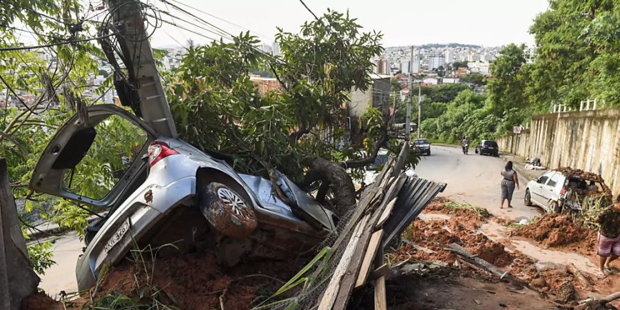 Die Zahl der Toten nach den Unwettern in Brasilien steigt.