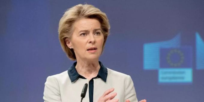 EU-Kommissionspräsidentin Ursula von der Leyen hat sich für einen europäischen «Marshall-Plan» nach historischem Vorbild ausgesprochen. Foto: Etienne Ansotte/Europäische Kommission/dpa Ursula von der Leyen