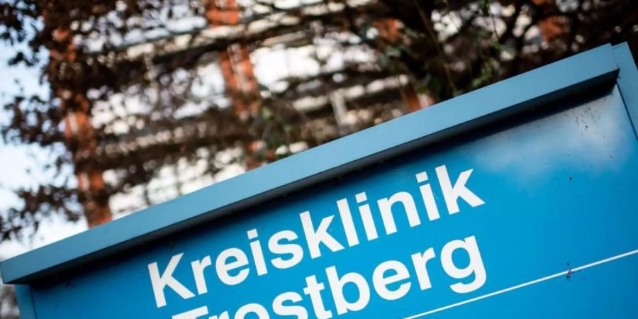 In der Kreisklinik Trostberg wurden mehrere mit dem Coronavirus infizierte Menschen behandelt. Foto: Matthias Balk/dpa