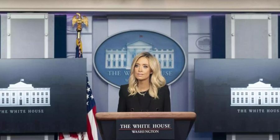 Kayleigh McEnany, Pressesprecherin des Weissen Hauses, hält am 1. Mai ihre erste Pressekonferenz im Weissen Haus. Foto: Joyce N. Boghosian/White House/dpa