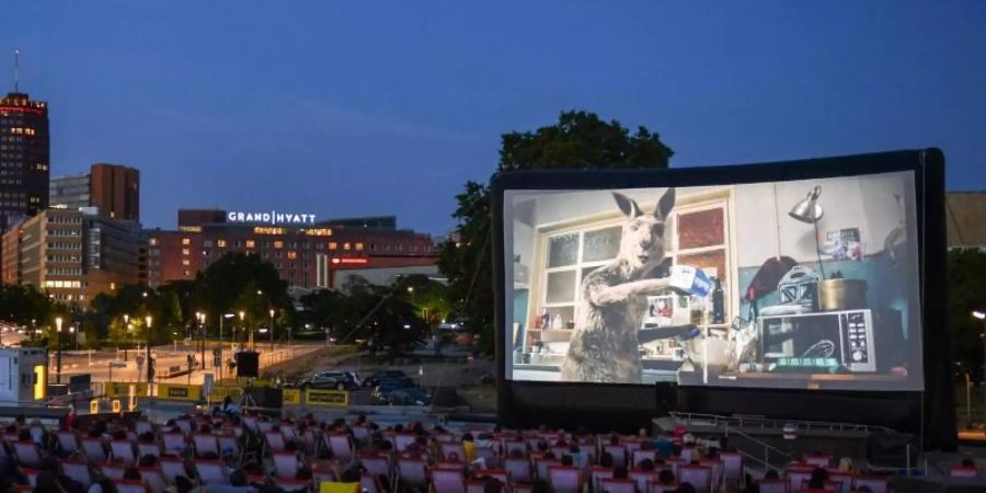 Arte Sommerkino Kulturforum am Potsdamer Platz mit «Die Känguru-Chroniken reloaded». Foto: Jens Kalaene/dpa-Zentralbild/dpa