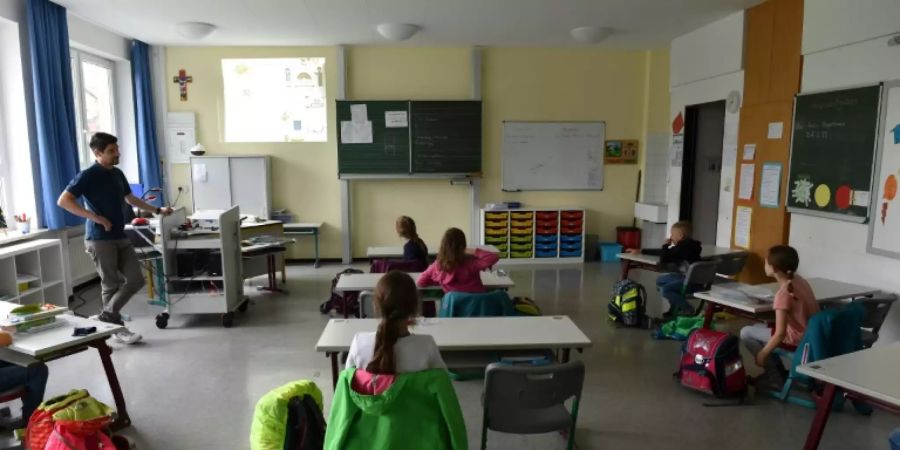 Klassenraum mit Abstand