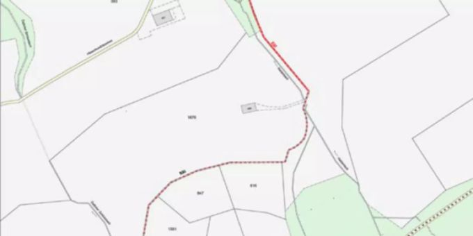 Der Weg zur Wanderhütte führt dem Haiderbach entlang.