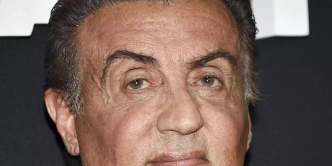 Der Schauspieler Sylvester Stallone spielt in «Rocky» die Hauptrolle. Foto: Evan Agostini/Invision/AP/dpa Der Schauspieler Sylvester Stallone spielt in «Rocky» die Hauptrolle. Foto: Evan Agostini/Invision/AP/dpa