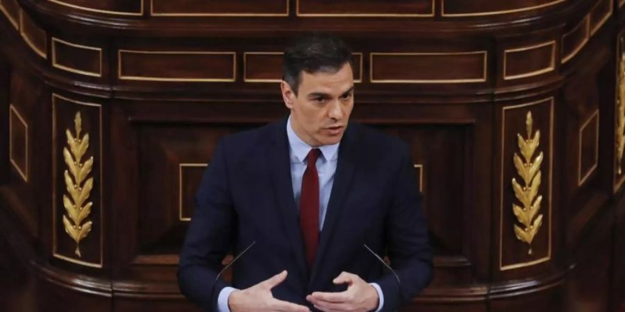 Spaniens Ministerpräsident Pedro Sánchez hat den Notstand trotz zunehmender Proteste verärgerter Bürger erneut verlängert. Foto: Pool/EUROPA PRESS/dpa