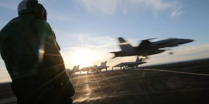 Der Flugzeugträger «USS Nimitz» und dazugehörige Schiffe wurden offenbar früher als geplant aus Asien abgezogen und sind auf dem Weg in den Nahen Osten. Israel Iran